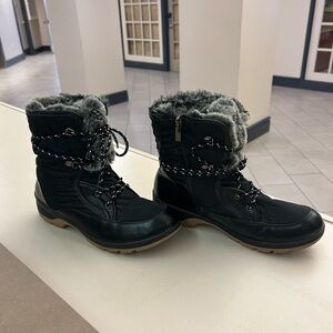 Black and Gray Fur-Lined Winter Boots Cloudealkers 11W unisex no flaws